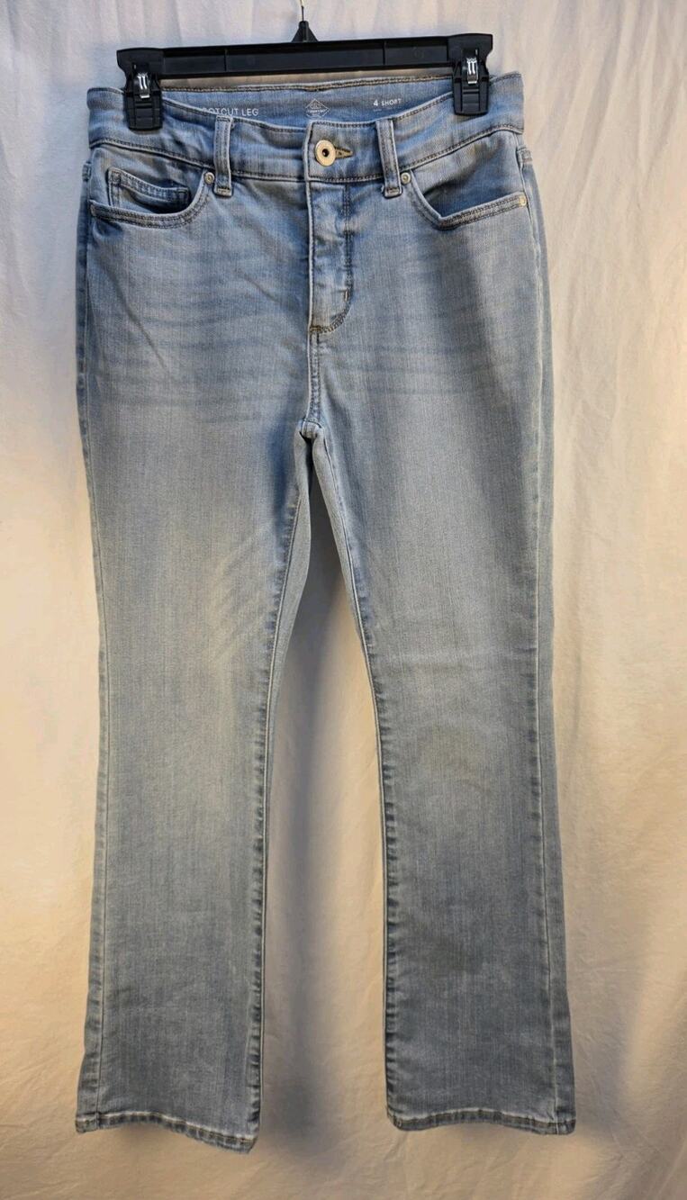 St John's Bay Women's Size 4 Short Jeans Bootcut Light Denim Wash Casual Cowgirl